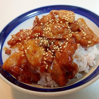 グルメのたれで　胡麻油香る豚丼♬